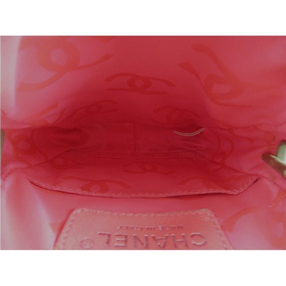 CHANEL Black and Cream Crossbody Bag - Picture 9 of 15